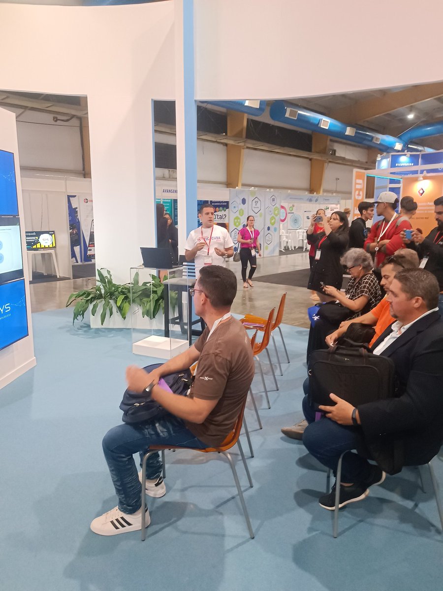 DatysCuba's tweet image. 📣En estos momentos, se está realizando el lanzamiento de nuestro gestor documental Papyrus Director. 

💡Hacia una oficina sin papel.
 
#PorUnaSociedadDigital
#datys
 #DATYSenInformatica2024
 #porunadigitalizacionsegura