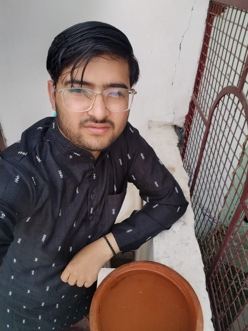 eventsofec's tweet photo. Aditya from #Meerut #UttarPradesh participating in #SelfieForSparrow contest under #कहां_गई_मेरे_आंगन_की_गौरैया Campaign.
#ECForBirds #SparrowDay2024 #ilovesparrows https://t.co/CV7HF97e8i