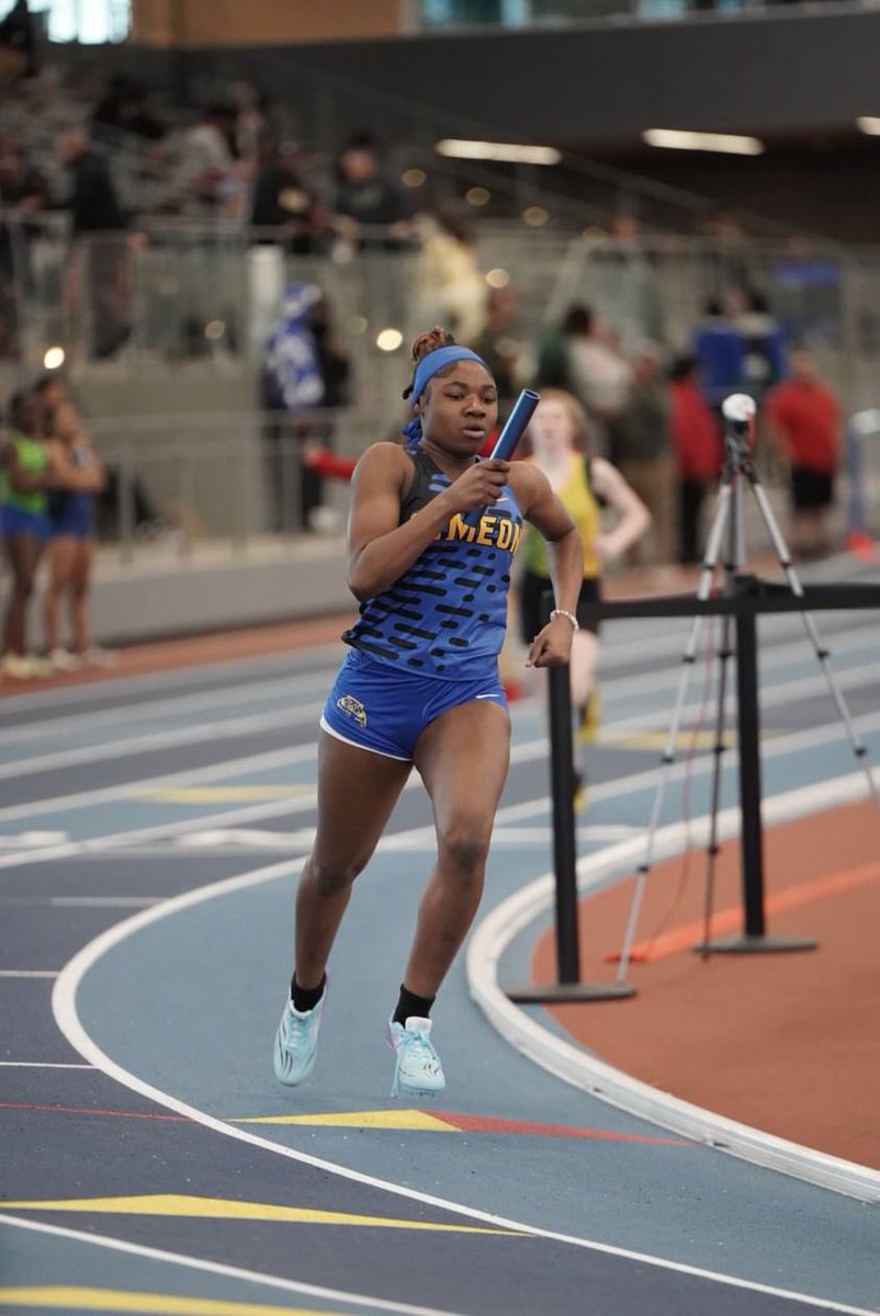 da_kyla52150's tweet photo. Sprinting with determination ⚡️.
#trackrunner
#400runner https://t.co/nbP1jwRC2j