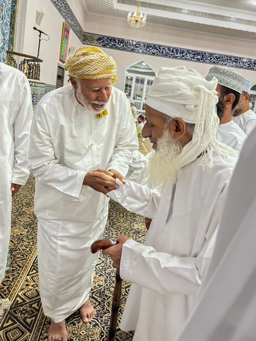 ونعم قامات الرجال 🇴🇲
بدر الدين الشيخ العلامة احمد بن حمد الخليلي
و اللواء الركن متقاعد سعيد بن ناصر السالمي قائد الجيش السلطاني العماني سابقا