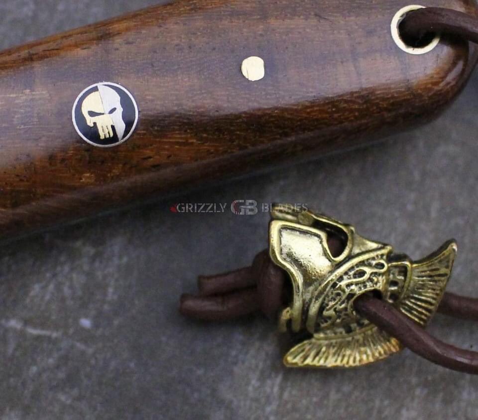 GrizzlyBlades's tweet photo. OVERALL LENGTH: 9”. 

BLADE LENGTH: 4.25”.

SHEATH MATERIAL: 

GENUINE LEATHER

HANDLE DESCRIPTION:
- WALNUT WOOD.
- MOSAIC PIN.

KNIFE WEIGHT: 135 GRAMS.

 #knifeshop #knifemaking #knifeporn #knifemaker #huntingdeer #bladesmithing #deerknife #knifelife #knifeparty #deerhunting https://t.co/fISbL8K6mR