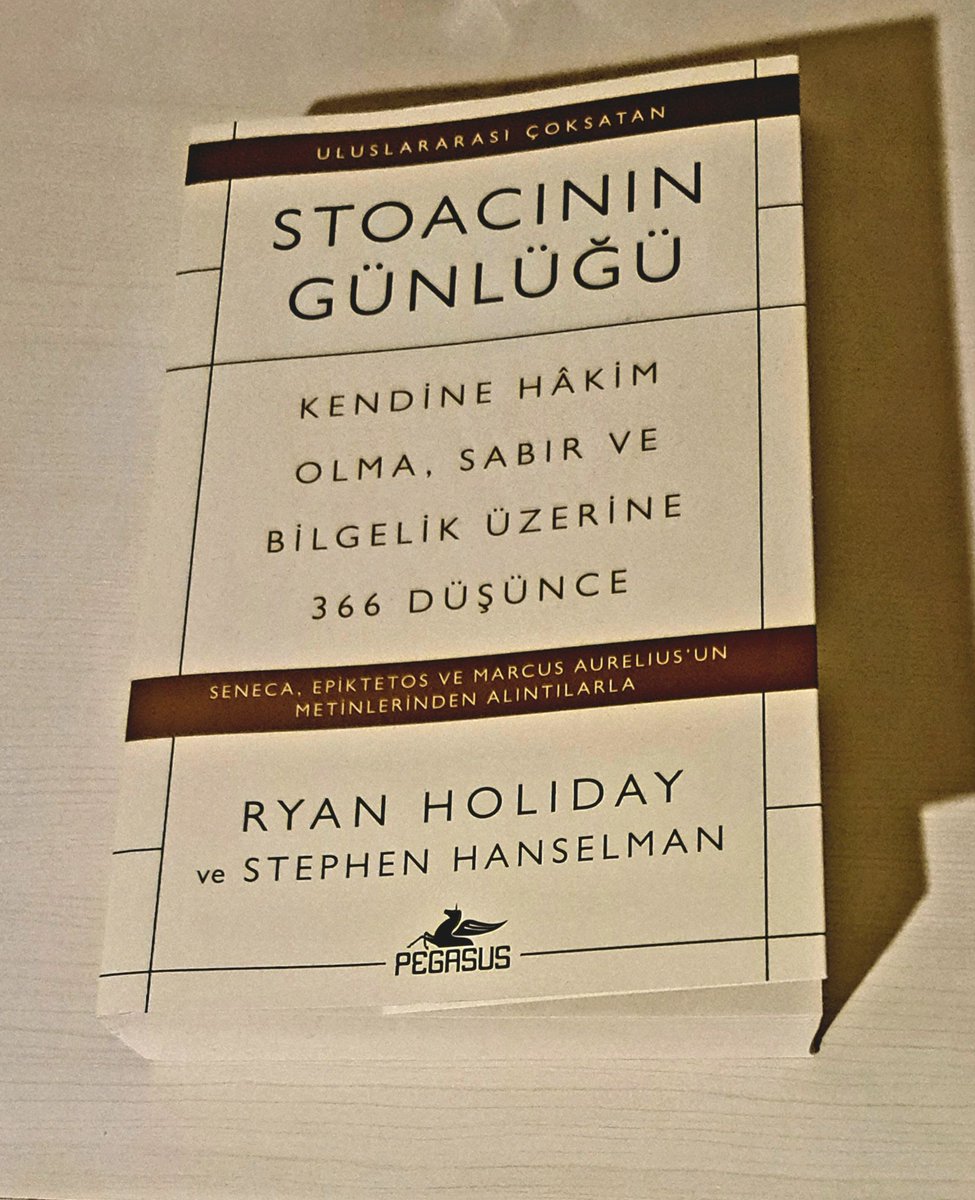 'Huzur ve dinginlik kendi yolumuzu bulup o yoldan şaşmamakla elde edilebilir.'

Stoacının Günlüğü  |  Ryan Holiday

#okuduğumkitap
#hergünebirsayfa