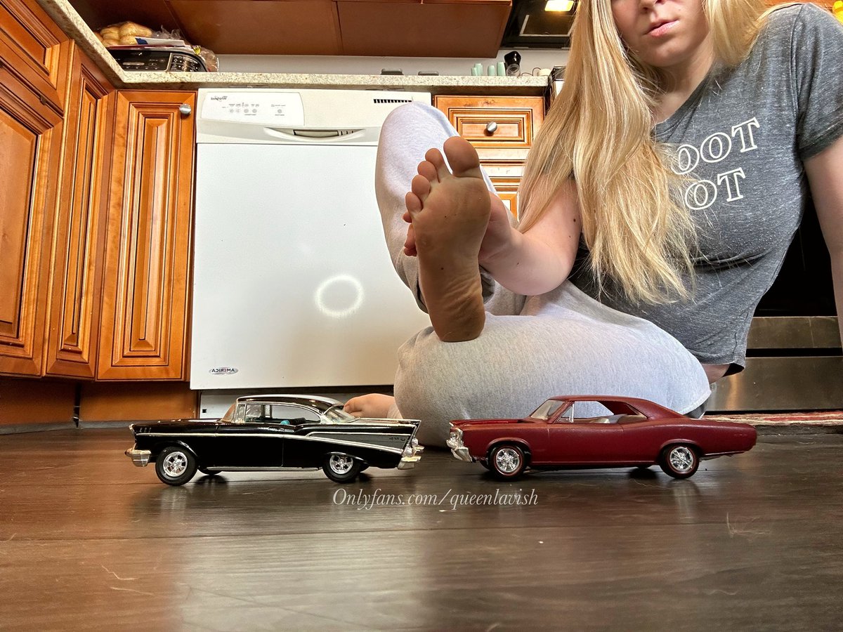 Shortly after this pic, I demolished those two cars beneath my strong powerful soles 👣 😈 they didn’t stand a chance