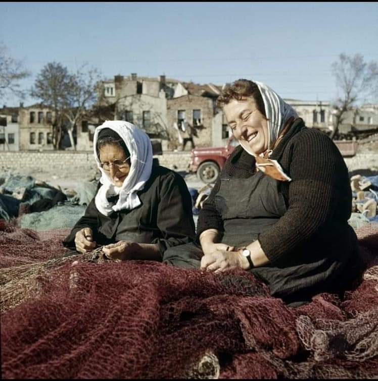 İstanbul / Kumkapı'da merametçi kadınlar, 1965.