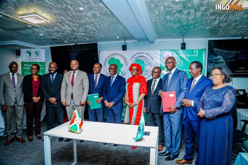 Encore une Journée mémorable,avec la signature entre le Burundi et la BAD de l'Accord de financement du projet de chemin de fer Uvinza-Musongati.Étaient présents Son Excellence Monsieur le Premier Ministre, les Ministres et la DG de l'Afrique de l'Est à l'<a href="/AfDB_Group/">African Development Bank Group</a> <a href="/NtareHouse/">Ntare Rushatsi House</a>