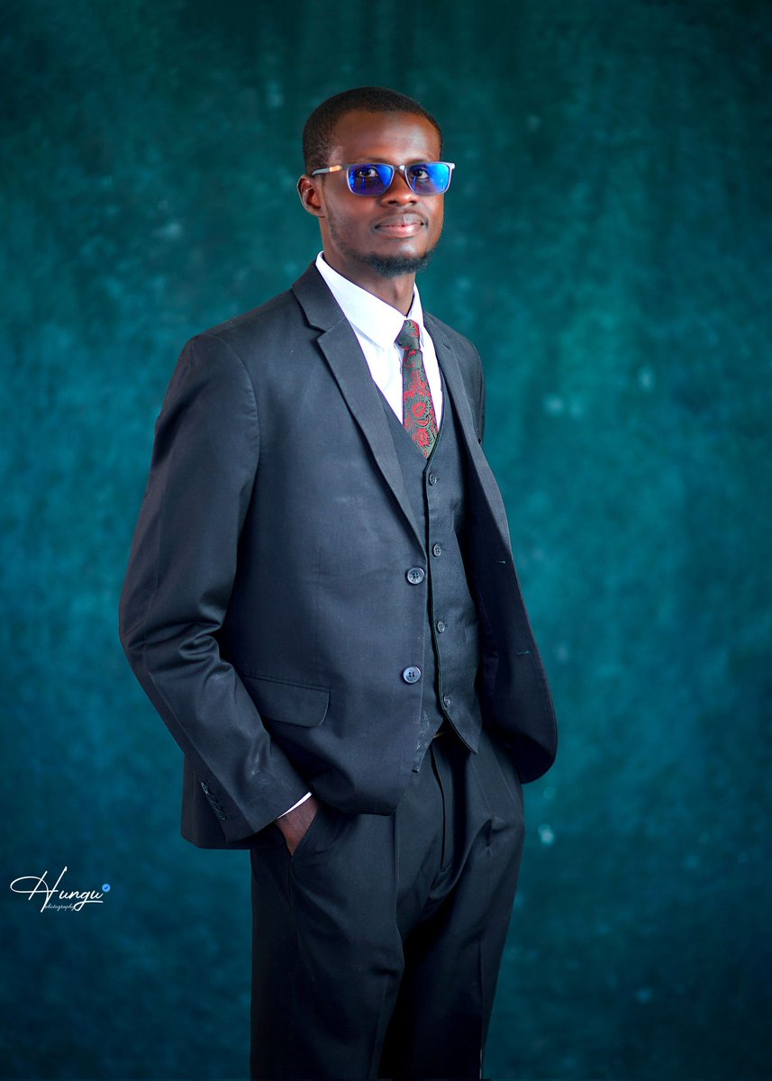 HA_Sulaiman4's tweet photo. It is official! Dr. Huzaifa Sulaiman Adamu (MBBS BUK/AKTH). 
Alhamdulillah,After long journey of 8 years In medical school I am finally a Medical Doctor. Thank you My Parents,teachers, friends and all other people that positively impacted my journey.May Allah bless you all,Ameen. https://t.co/0wfQ48af6m
