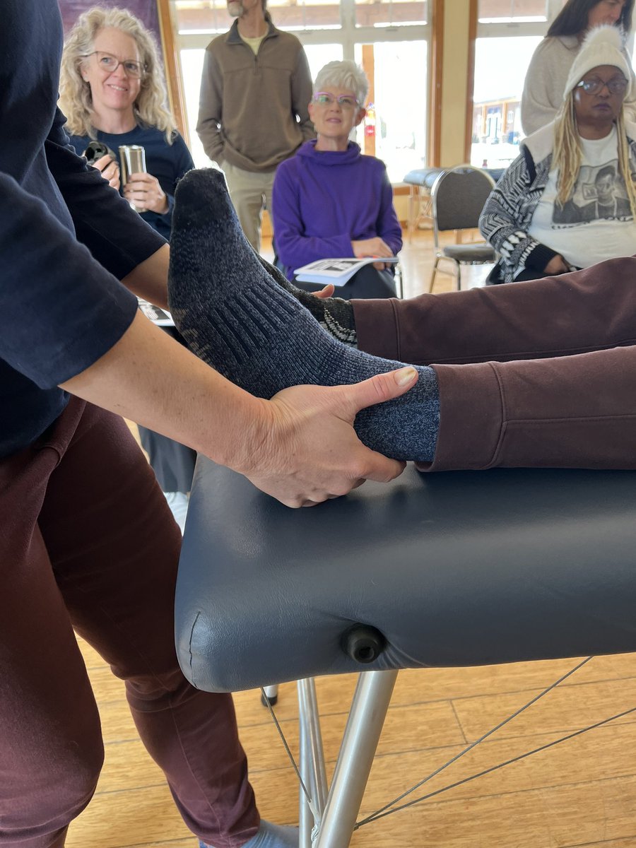 bebodywerx's tweet photo. Got to assist as an advanced student in a wonderful Zero-Balancing course with the talented and brilliant Jo Johnson of Creede. 

If you haven’t experienced this amazing bodywork before get on my schedule!

#superiorcolorado #lafayettecolorado https://t.co/cKvxKeVxL0