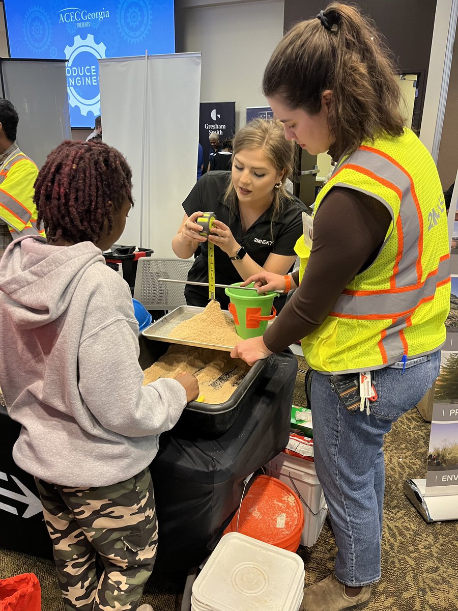 2MNEXT had a blast attending Introduce a Girl to Engineering Day this past weekend at @GoGPTC! Thank you to @ACECGA for providing this opportunity for the next generation of professionals and #STEM students! 👷‍♀️👷🚀 

#2MNEXT #introduceagirltoengineeringday #civilengineering #stem