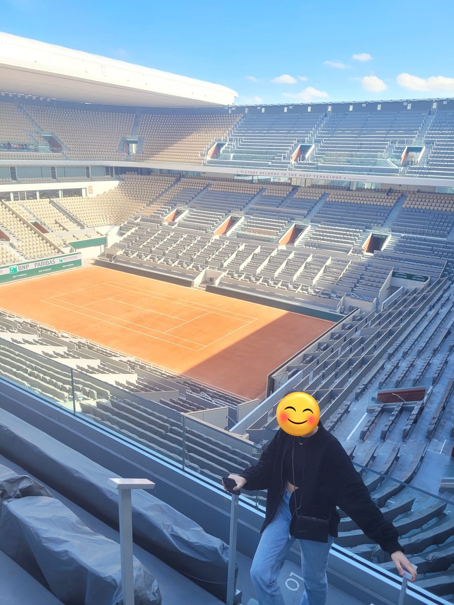 Dans le cadre du chef d'œuvre  et de notre label Génération 2024, les élèves de 1mcva et de MCAG2S ont visité le stade Roland-Garros par une belle journée 🌞. Ils ont pu également découvrir la pratique du tennis lors de séances d'initiation au TCMenil d'Asnières sur Seine.
