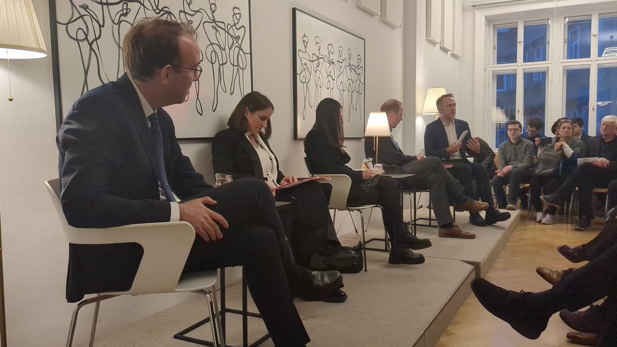 BiEPAG's tweet photo. Joining forces with @InfoOiip is always a good idea when it comes to our traditional BiEPAG semi-annual meetings in Vienna.
Thank you @InfoOiip for hosting the full-house panel discussion with BiEPAG Members!
#Elections2024 #BiEPAG #WesternBalkans
#EUEnlargement #EU https://t.co/2Tw9IybsUD