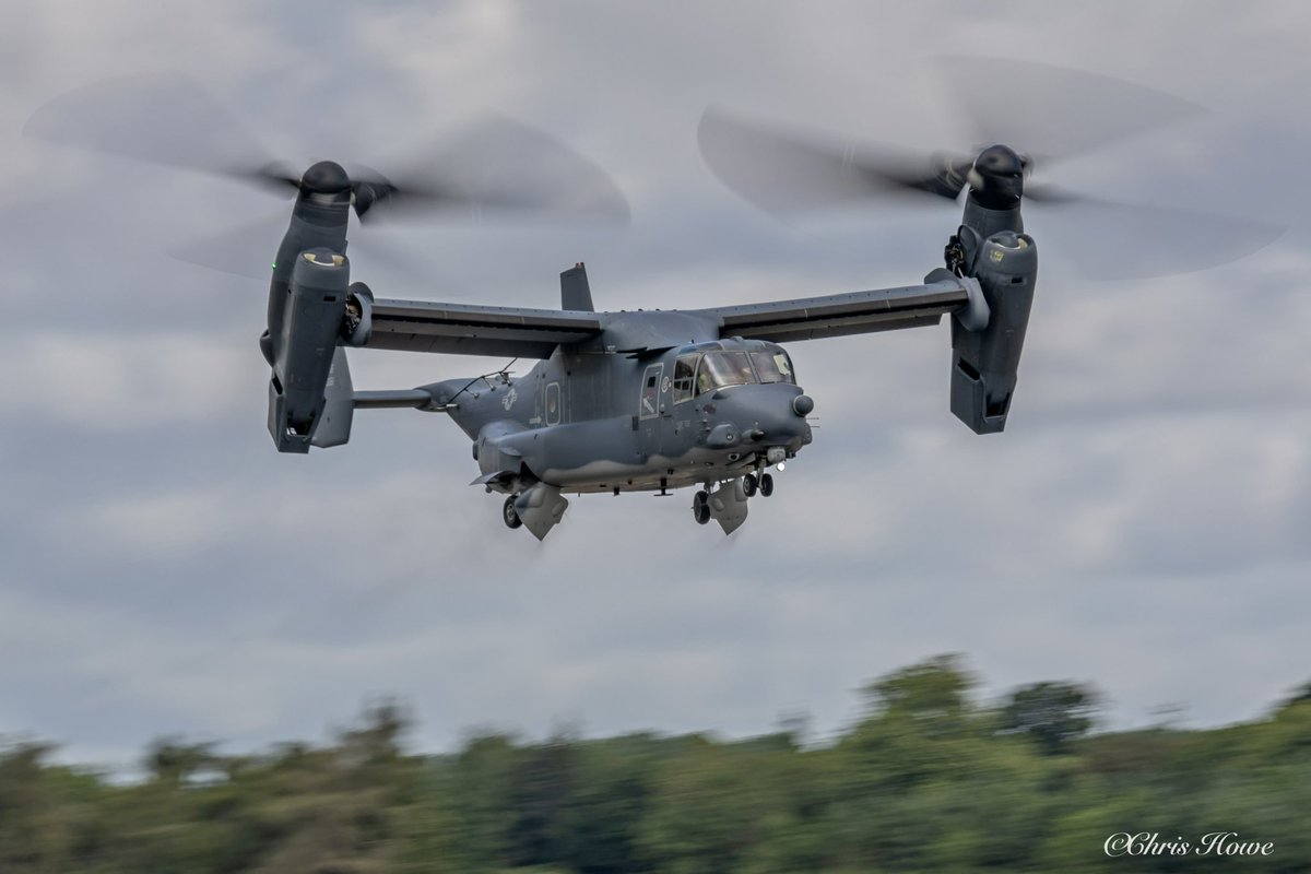 Osprey #avgeek #aviation #aviationday #aviationlovers #aviationphotography #aircraft #airshow #airtattoo #canonaviation #liveforthestory #planespotting #photography #RIAT #teamcanon #usaf @usairforce @verticalmag @JUSTHELICOPTERS @AIR_Intl @DeptofDefense @FlyingMagazine @SkiesMag