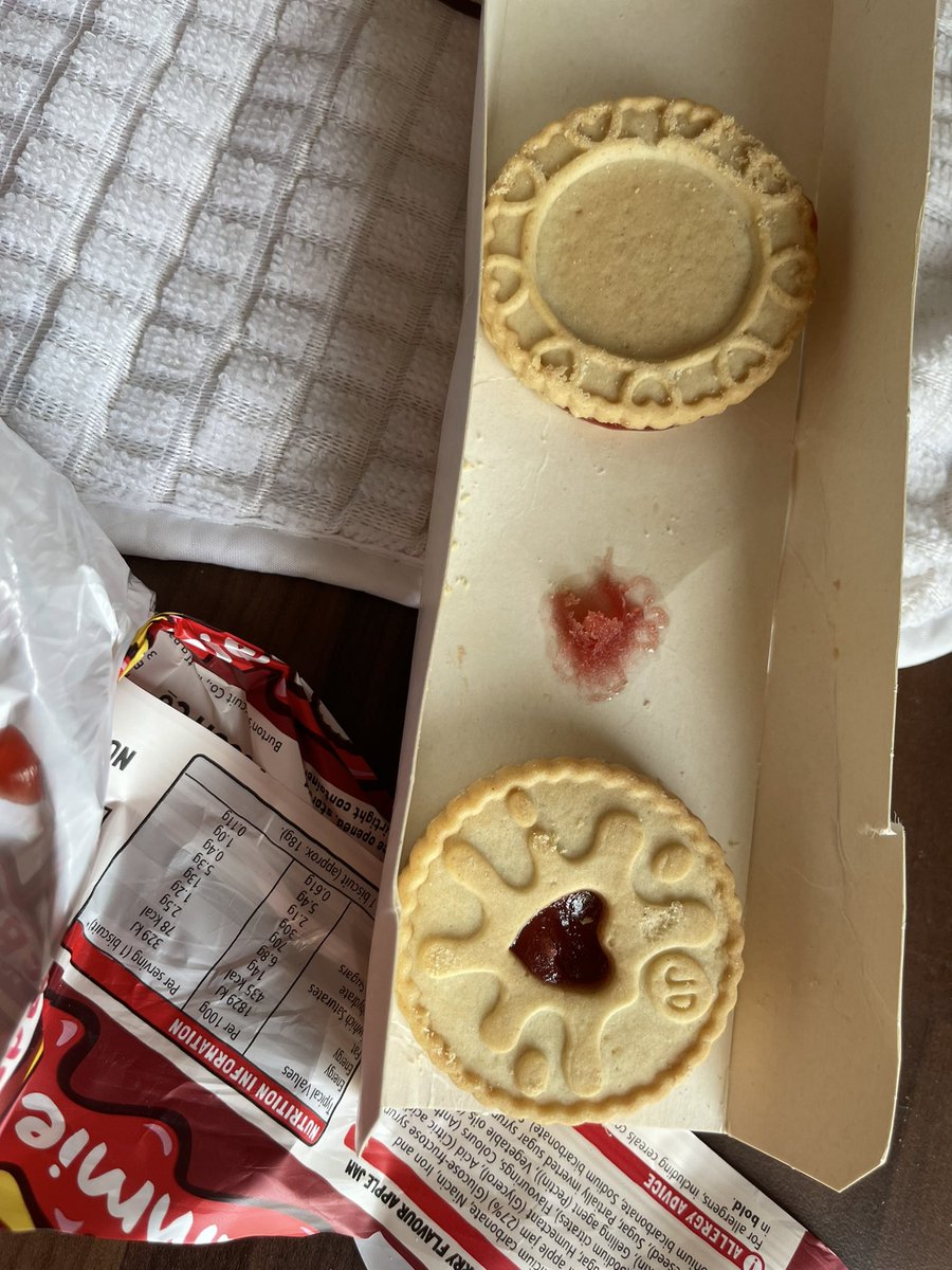 SiShakespeare87's tweet photo. @BurtonsBiscuits what happened to the jam?? Must be a limited edition 🧐 https://t.co/Ge5Vxe97PE