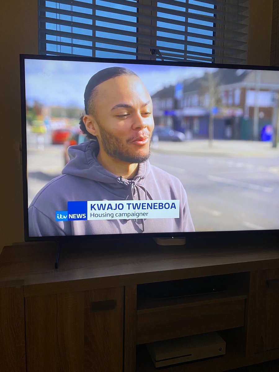 this is a weird one , i’ve just seen Kwajo Tweneboa on ITV news speaking with Prince William , and on Saturday he was sitting 6 seats along from me at Rugby Park at the St mirren v Kilmarnock game 🤯🤯