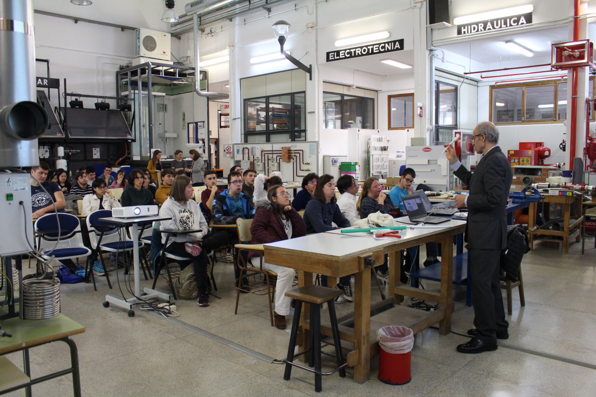 Instal_ETSEM's tweet photo. 🚰🫧Escuchar a Kamal Said #Wavin @orbia y aprender de él un placer👏👏 #sostenibilidad
#ApSupm "Nos Movemos por la Pobreza Energética y #elConsumoResponsabledeAguaPotable”
@IEducativa_UPM @DownMadrid https://t.co/xxmeaJBQax