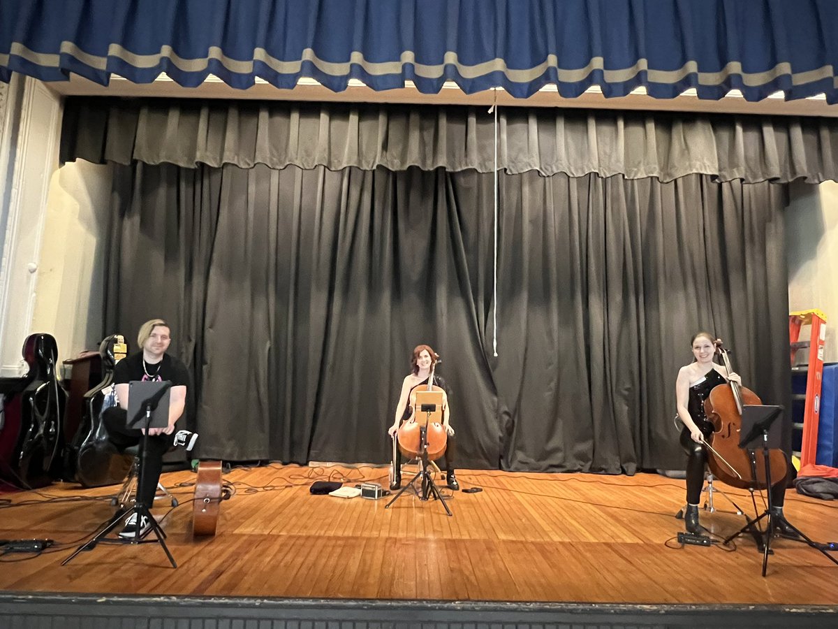MrsAhmadandCo's tweet photo. K-5 Assembly: To celebrate the #FirstDayOfSpring we have a beautiful performance by Cello Furry! #ClassicalRock
@WeAreHTSD
@HTSD_Greenwood
@yaaflorg https://t.co/acYPWv4mRL
