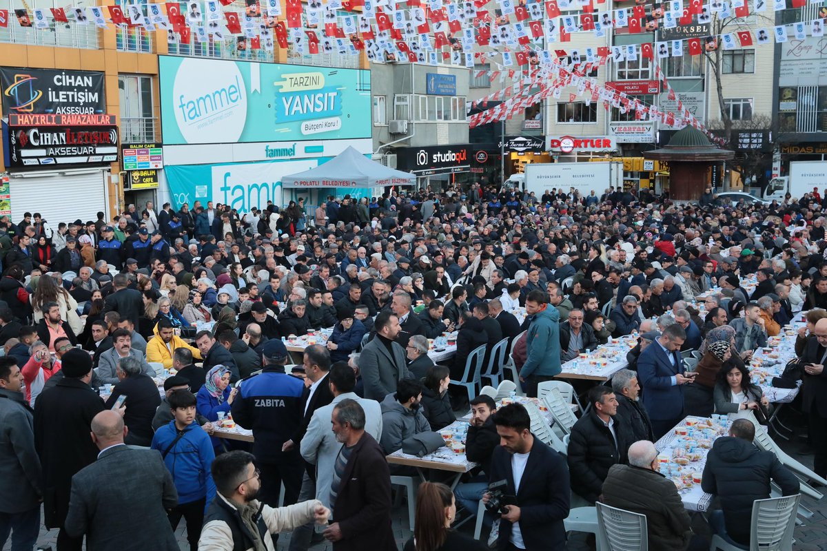 m_yildizkaya's tweet photo. #azlaf #çokiş 🇹🇷
Ankara Büyükşehir Belediye Başkanımız Sayın Mansur Yavaş’ın katılımlarıyla yine meydanlara sığmadığımız Gönül Soframızda dualarla ve coşkuyla Polatlımızın 30 yıllık temiz su hasretine son verdik.
Bu tarihi ana birlikte şahitlik ettiğimiz, her zaman olduğu gibi sevgiyle bizi bağrına basan tüm hemşehrilerime teşekkür ediyorum. ‘Birlikte Daha Güçlü’ parolasıyla Polatlımıza çok daha büyük hizmetler edeceğiz.
Şehrimize Hayırlı ve Uğurlu Olsun.