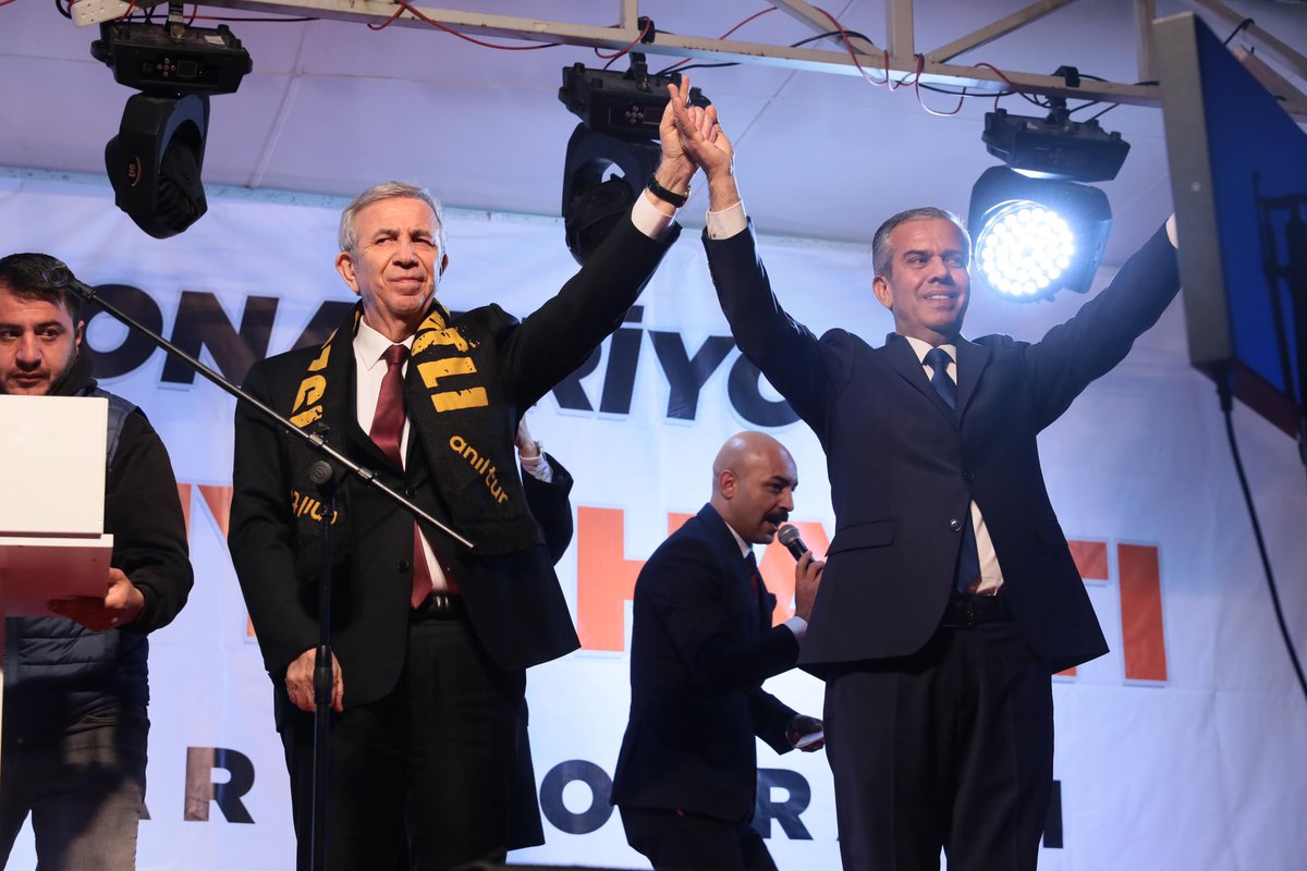 m_yildizkaya's tweet photo. #azlaf #çokiş 🇹🇷
Ankara Büyükşehir Belediye Başkanımız Sayın Mansur Yavaş’ın katılımlarıyla yine meydanlara sığmadığımız Gönül Soframızda dualarla ve coşkuyla Polatlımızın 30 yıllık temiz su hasretine son verdik.
Bu tarihi ana birlikte şahitlik ettiğimiz, her zaman olduğu gibi sevgiyle bizi bağrına basan tüm hemşehrilerime teşekkür ediyorum. ‘Birlikte Daha Güçlü’ parolasıyla Polatlımıza çok daha büyük hizmetler edeceğiz.
Şehrimize Hayırlı ve Uğurlu Olsun.