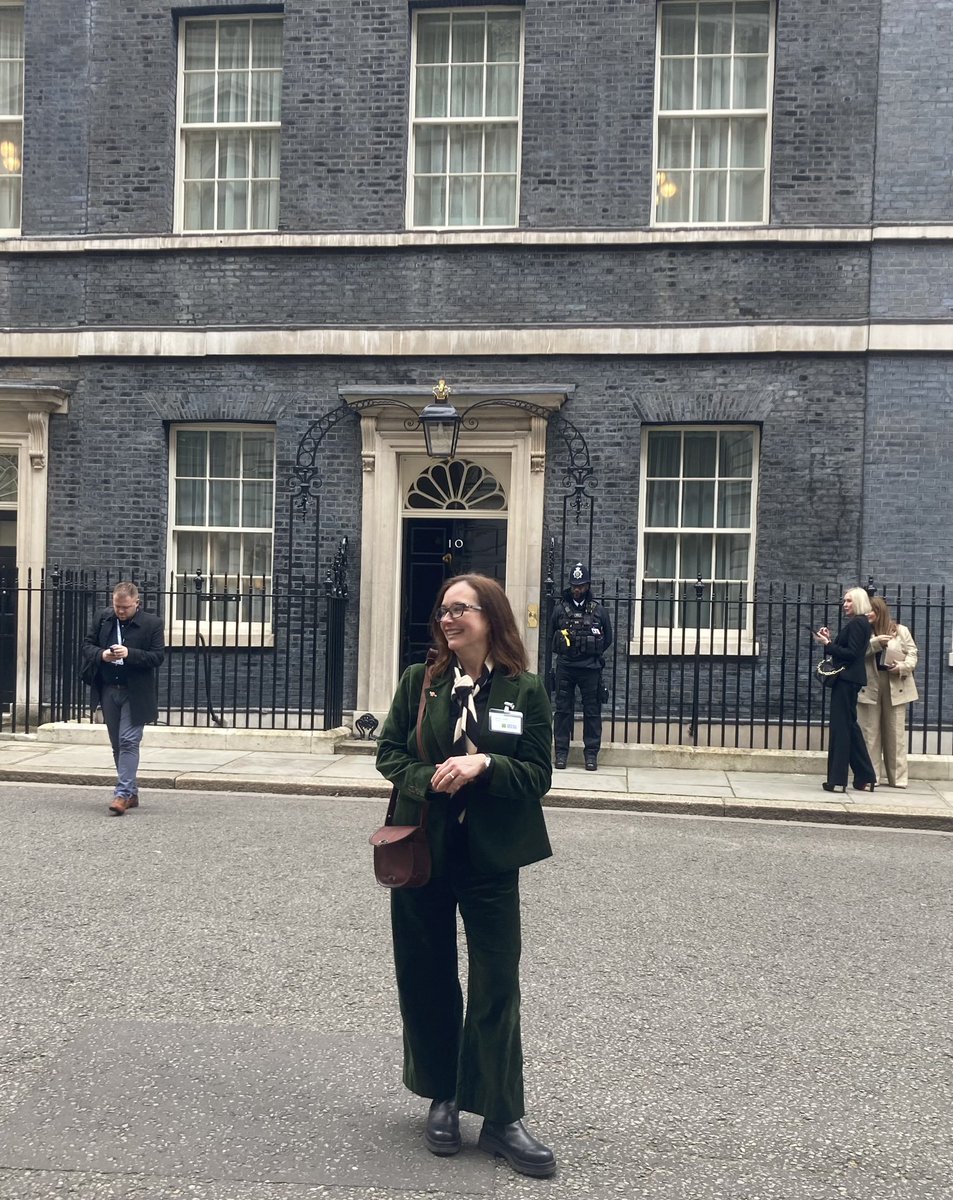 As one of Anthony Nolan’s star ambassadors, Jessie was invited to a reception at #10 Downing Street today to celebrate the charity’s 50th anniversary. She invited me as her plus one. It was such an honour to attend. 6/n