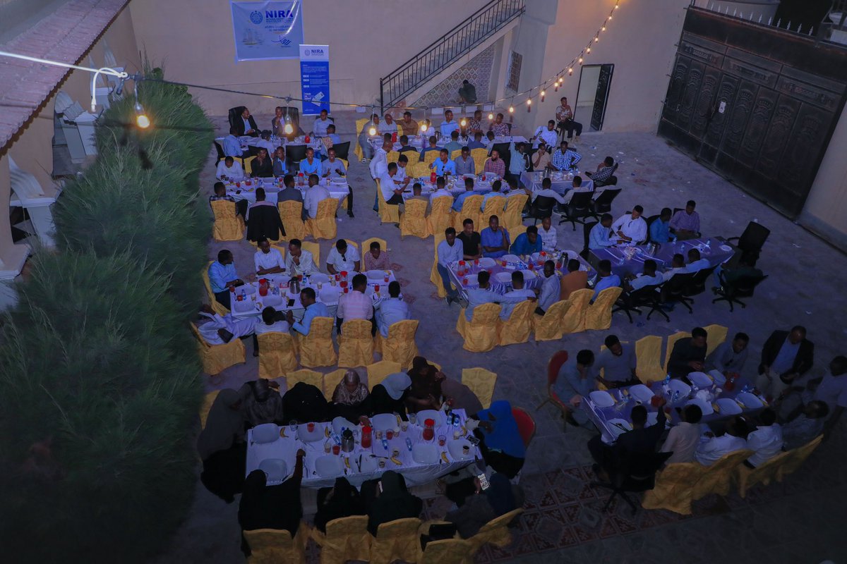 A remarkable mass Iftar meeting held at NIRA HQ this evening. The DG, @AbdiwaliAbdulle, and Deputy DG, @AbdillahiBihi, wholeheartedly praised our outstanding staff for their unwavering dedication in serving the public and providing invaluable national identities. 🌙🤝