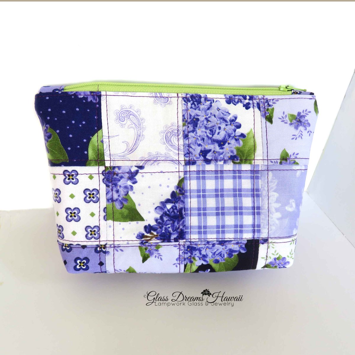 glassdreamshawaii.etsy.com/listing/103832… Patchwork Zipper Pouch #quiltedpouch #handmade #accessorybag #giftideas