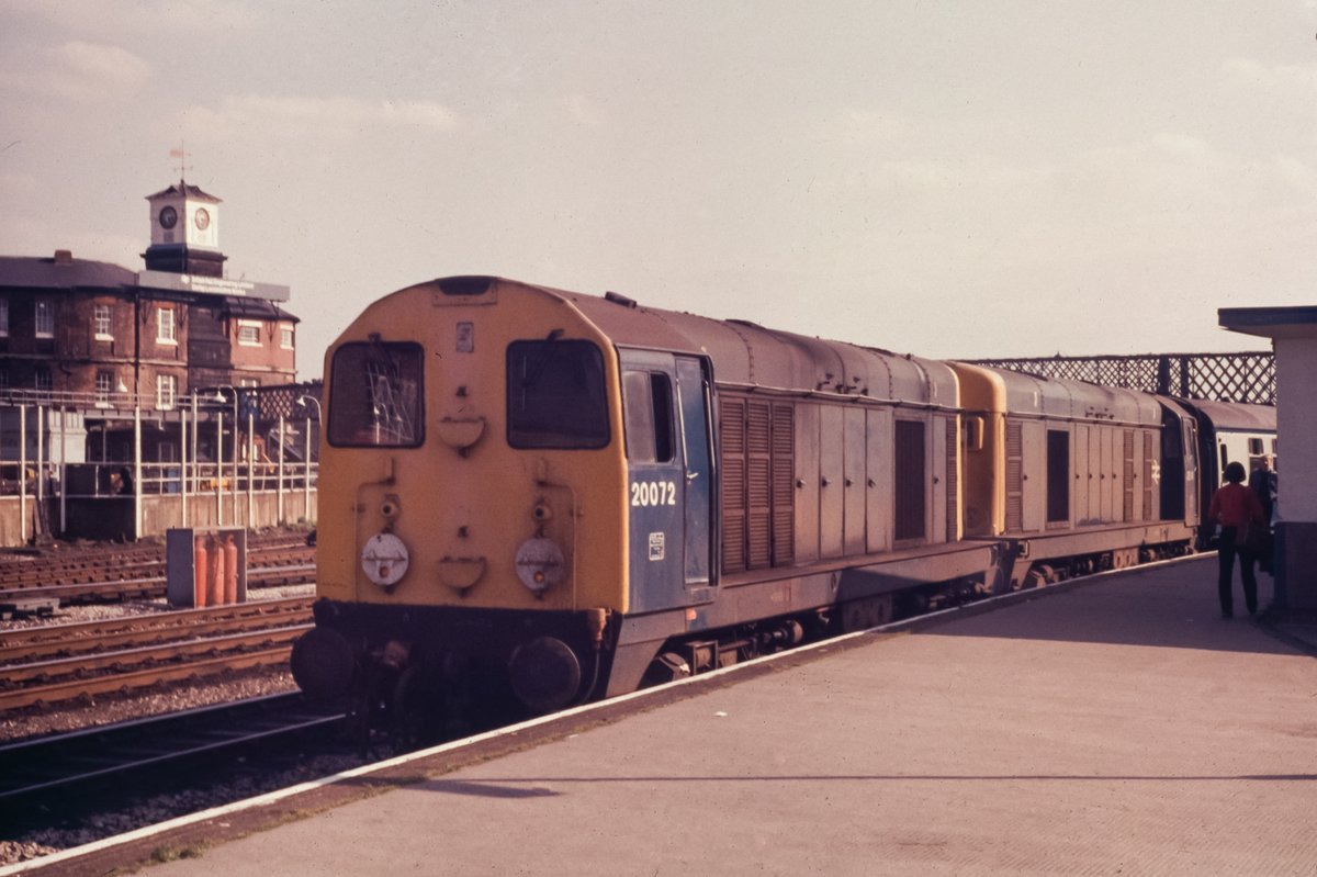 Job done. 20072 & 141 stand in Platform 6 at Derby after bringing in 1M35, the 1258 from Skegness on Saturday 11th September 1982.
#TwentiesOnTuesday