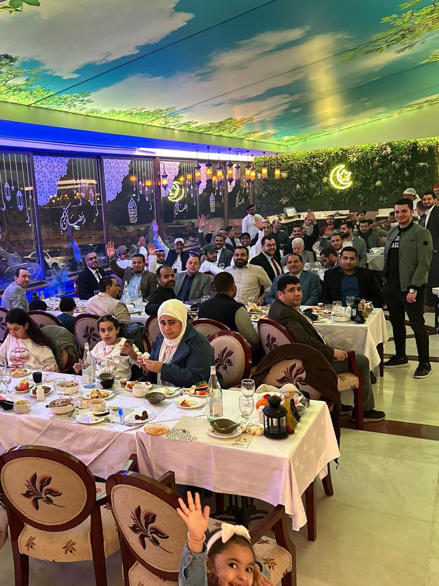 Menwer's tweet image. أقامت مجموعة منور ومشاركوه حفل الإفطار السنوي لجميع موظفيها وعائلاتهم وتخلل الحفل اجراء القرعة السنوية لرحلة عمرة رمضان لعدد من الفائزين لزيارة بيت الله الحرام

شكراً لعطائكم المستمر وجهودكم المخلصة
تقبل الله طاعتكم جميعاً 
وكل عام وانتم بخير