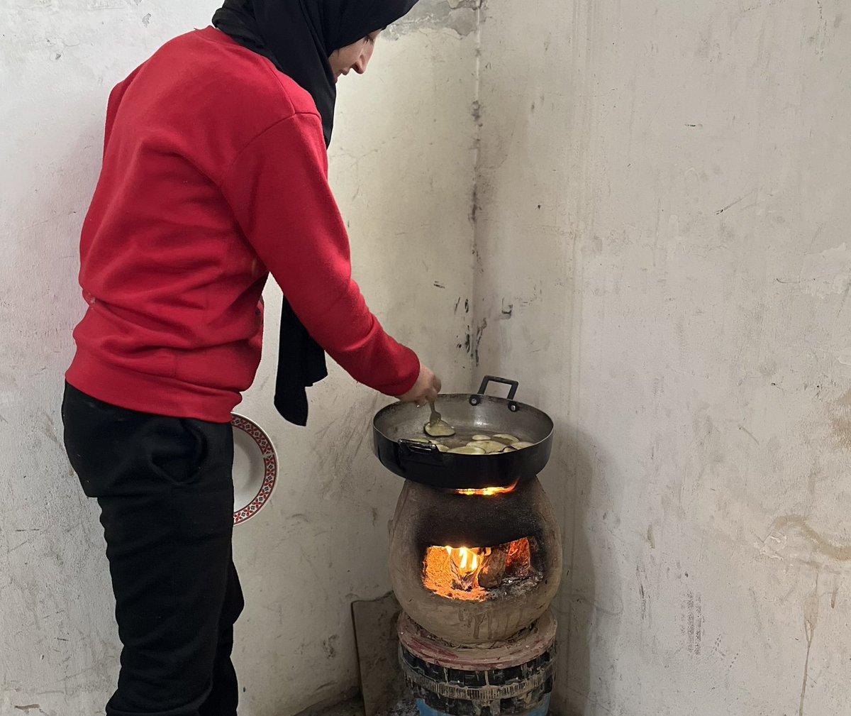 Finding resources to make meals is always challenging and you will be lucky to find them, and when you find them they are costy and not decent to eat🥣😔
With #Ramadan now this is making our lives even harder.
Please help us during this tough time to come over it