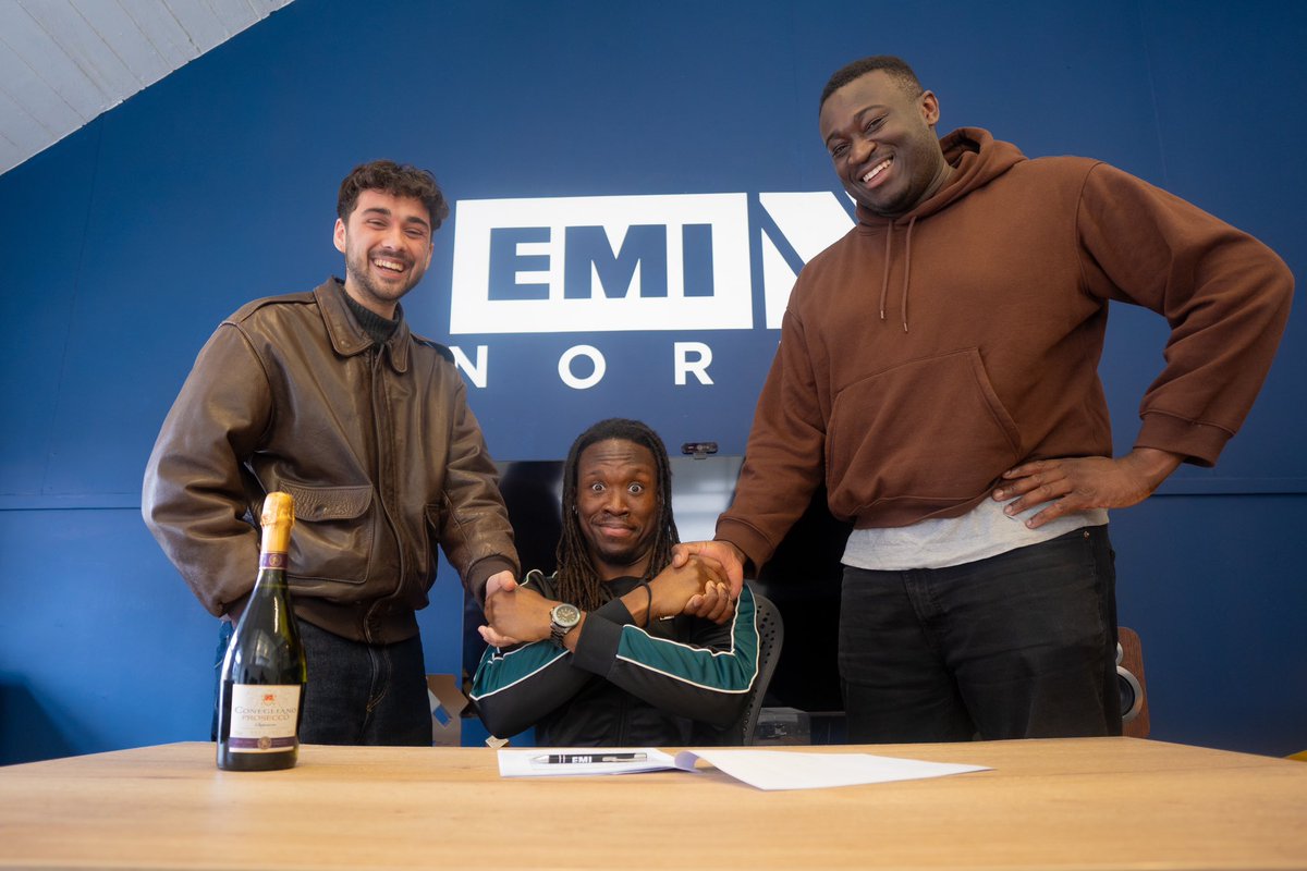 iamgraft's tweet photo. Distribution deal signed with @CPWMRecords &amp; @EMINorthRecords for my new EP ✍🏾🍾 

New music announcement to follow this week! Stay ready. https://t.co/KZKCDkUAo4