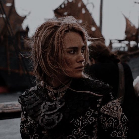 ⠀  ⠀  ⠀  ⠀
               𝐄𝐋𝐈𝐙𝐀𝐁𝐄𝐓𝐇 𝐒𝐖𝐀𝐍𝐍
  𝐊𝐈𝐍𝐆 𝐎𝐅 𝐓𝐇𝐄 𝐁𝐑𝐄𝐓𝐇𝐑𝐄𝐍 𝐂𝐎𝐔𝐑𝐓 .ᐟ

 ⠀  ⠀  ⠀  ⠀