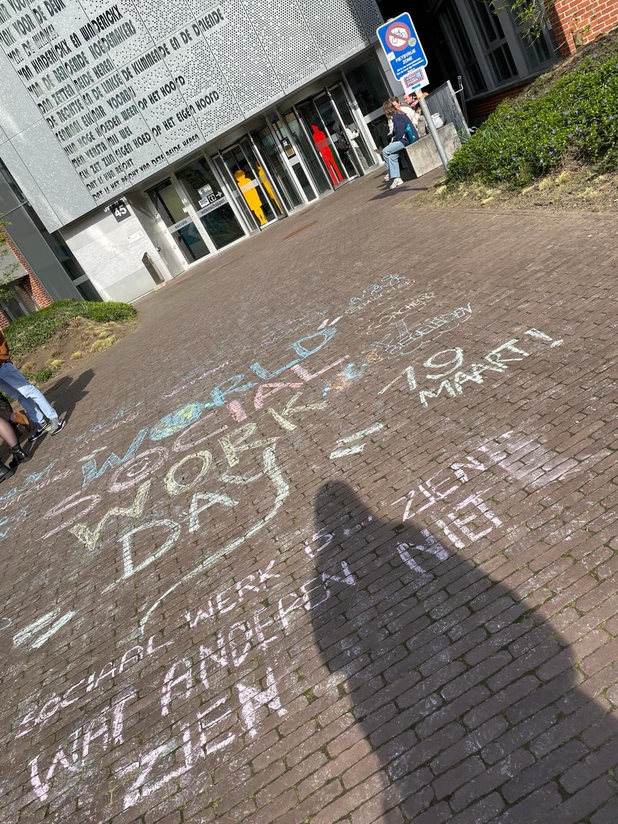 Hogeschool UCLL (@hogeschoolucll) on Twitter photo ๐ค 19 maart - WORLD SOCIAL WORK DAY ๐ค Op onze campussen in Heverlee en Hasselt werden allerlei activiteiten aan deze dag gewijd. ๐ฆ๐ผ๐ฐ๐ถ๐ฎ๐ฎ๐น ๐ช๐ฒ๐ฟ๐ธ, ๐ผ๐บ ๐๐ฟ๐ผ๐๐ ๐ผ๐ฝ ๐๐ฒ ๐๐ถ๐ท๐ป! ๐ #sterksociaalwerk #sociaalwerk #campussocialeschool #campushasselt #welzijn #wswd ๐ค 19 maart - WORLD SOCIAL WORK DAY ๐ค Op onze campussen in Heverlee en Hasselt werden allerlei activiteiten aan deze dag gewijd. ๐ฆ๐ผ๐ฐ๐ถ๐ฎ๐ฎ๐น ๐ช๐ฒ๐ฟ๐ธ, ๐ผ๐บ ๐๐ฟ๐ผ๐๐ ๐ผ๐ฝ ๐๐ฒ ๐๐ถ๐ท๐ป! ๐ #sterksociaalwerk #sociaalwerk #campussocialeschool #campushasselt #welzijn #wswd
