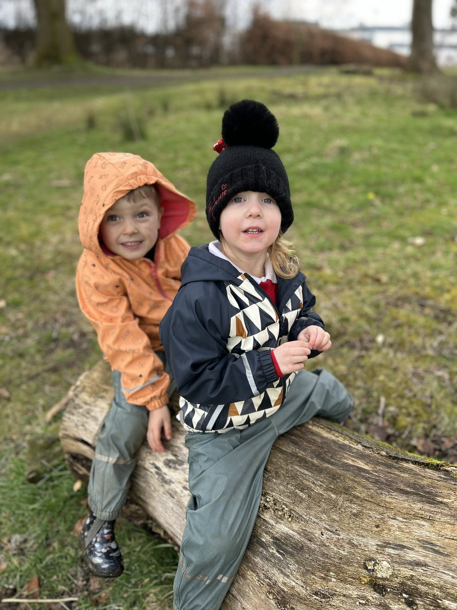 Another full day in the woods for <a href="/LvpsN/">LVPS Nursery</a>. The children exploring all their senses, learning, thriving, playing and enjoying themselves! 🤩🌱@hub_woodlands <a href="/ashleigh_EYO/">Ashleigh Gunn</a>
