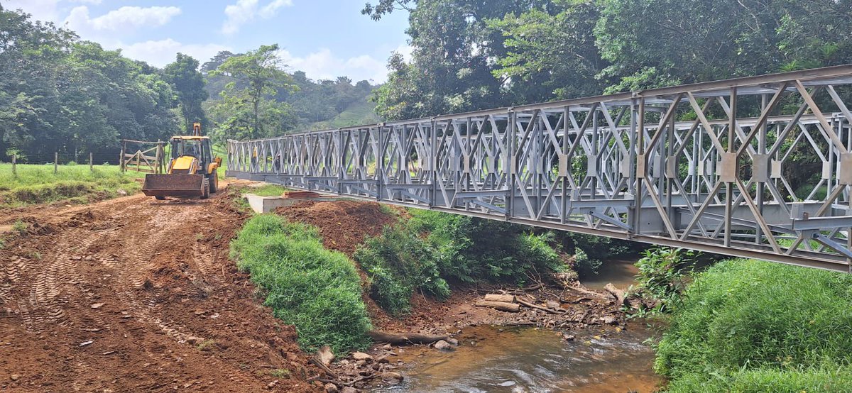 MOPPma's tweet photo. 📍Colón | A buen ritmo avanza la instalación del puente modular sobre la quebrada Caño del Rey en el corregimiento de Miguel de La Borda, distrito de Donoso, mejorando así la conexión entre las comunidades de Caño del Rey - El Iguanero - Guásimo - San Juan y El Congal. https://t.co/UtwjYXyqbi