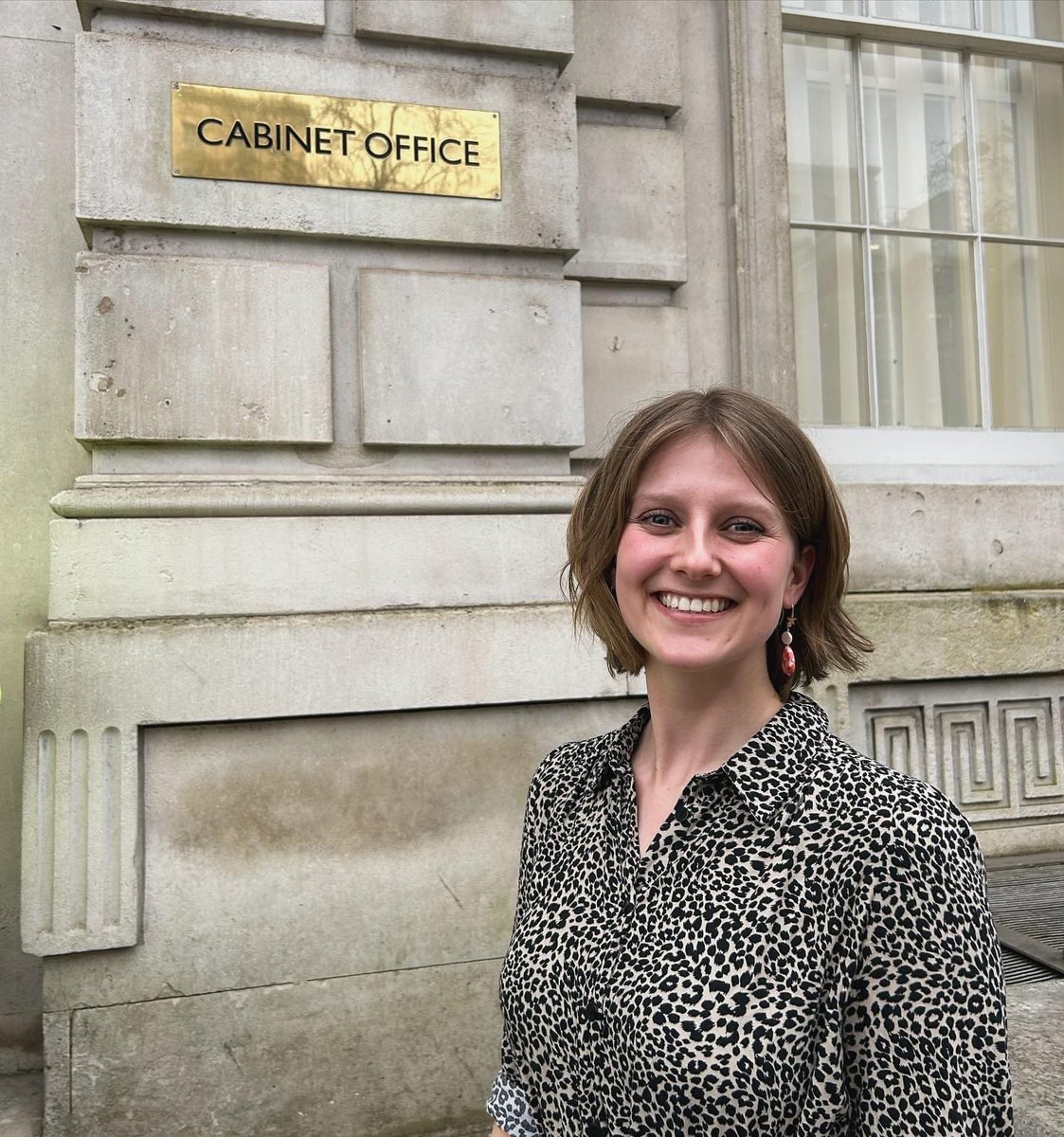 I had the best day running <a href="/MakatonCharity/">The Makaton Charity</a> training at the Cabinet Office! Alongside 2 incredible <a href="/FlamingoChicks/">Flamingo Chicks</a> #AgentsOfChange, who gave powerful speeches about their experiences as #Makaton users and the importance of accessible communication for all 🙌 

#AltText