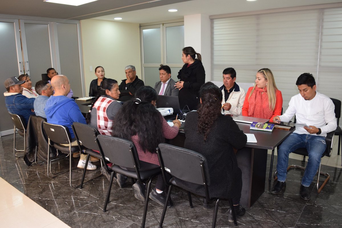 CpccsChimborazo's tweet photo. Taller roles y funciones de la #AsambleaLocalCiudadana e instancias de #ParticipaciónCiudadana dirigido a líderes y autoridades del cantón #Chunchi.
#ElPoderCiudadano
#ElConsejoEresTú https://t.co/Q7444G19Ia