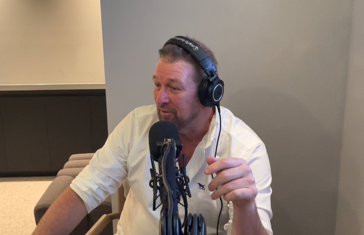 'SEN saved my Life'. That's what @TheOx05 has told @MarkAllenGolf on todays @OxandMarko podcast. Ox explains to Marko how his new role with @1116sen came about, and how he had to let go of 'resentment'. Listen here: t.ly/uGwmO