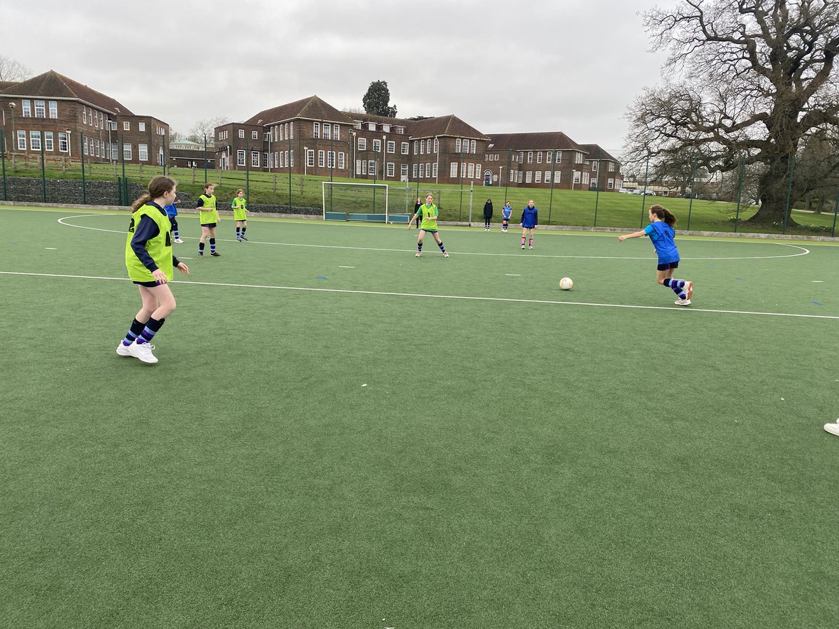 Year 8’s turn at inter-house football today. Lots of great skills and fantastic spirit on display. A close run competition, with Scarbrough taking top spot. Well done 🔵🟠🟣🟢