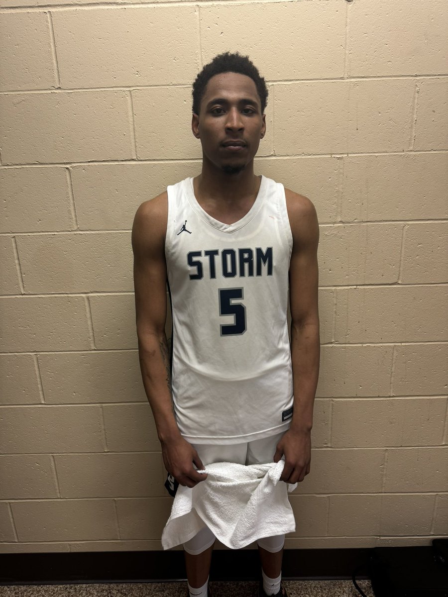 RL_HoopsJUCO's tweet photo. Freshmen Ethan English of @DDCCStormMBB was superb in their morning win finishing with 28 points. The floor general knocked down shots from all levels, an excellent floor general and finished through contact at the rim. https://t.co/FNgjGPxgBz