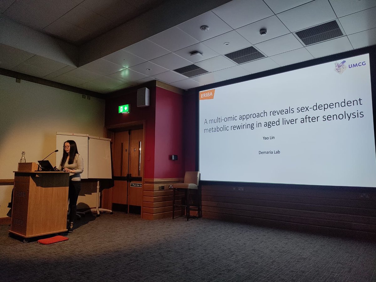 Demarialab1's tweet photo. Great two days with excellent talks at yICSA symposium in Oxford🔬🧬Yao Lin from our lab presents her progress in revealing sex-dependent manner in aged liver! 🫁 It’s a good opportunity for creative researchers to exchange academic ideas with our peers! @YicsaC #senescence https://t.co/qtYKfFAI8S