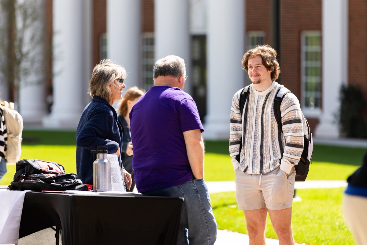ETBU's tweet photo. Thank you to the mission agencies and ministry organizations who attended yesterday's annual Mission Marketplace event on our campus! We enjoyed seeing students learn about opportunities to serve locally and around the globe. #EnhancingCommunity https://t.co/NylIeVIIpY
