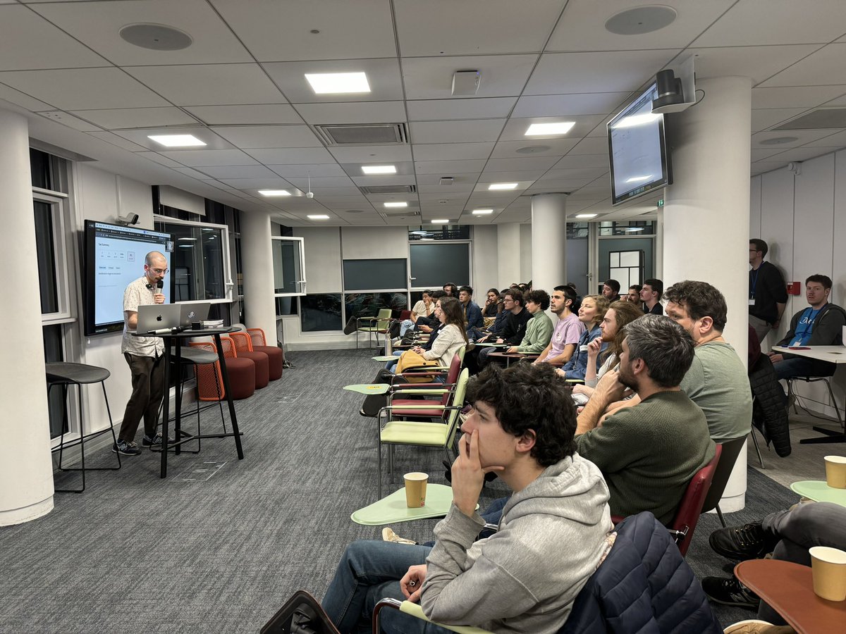 Du beau monde ce soir chez <a href="/DoctoTechLife/">Doctolib Tech Life</a> au meetup React Native Paris!