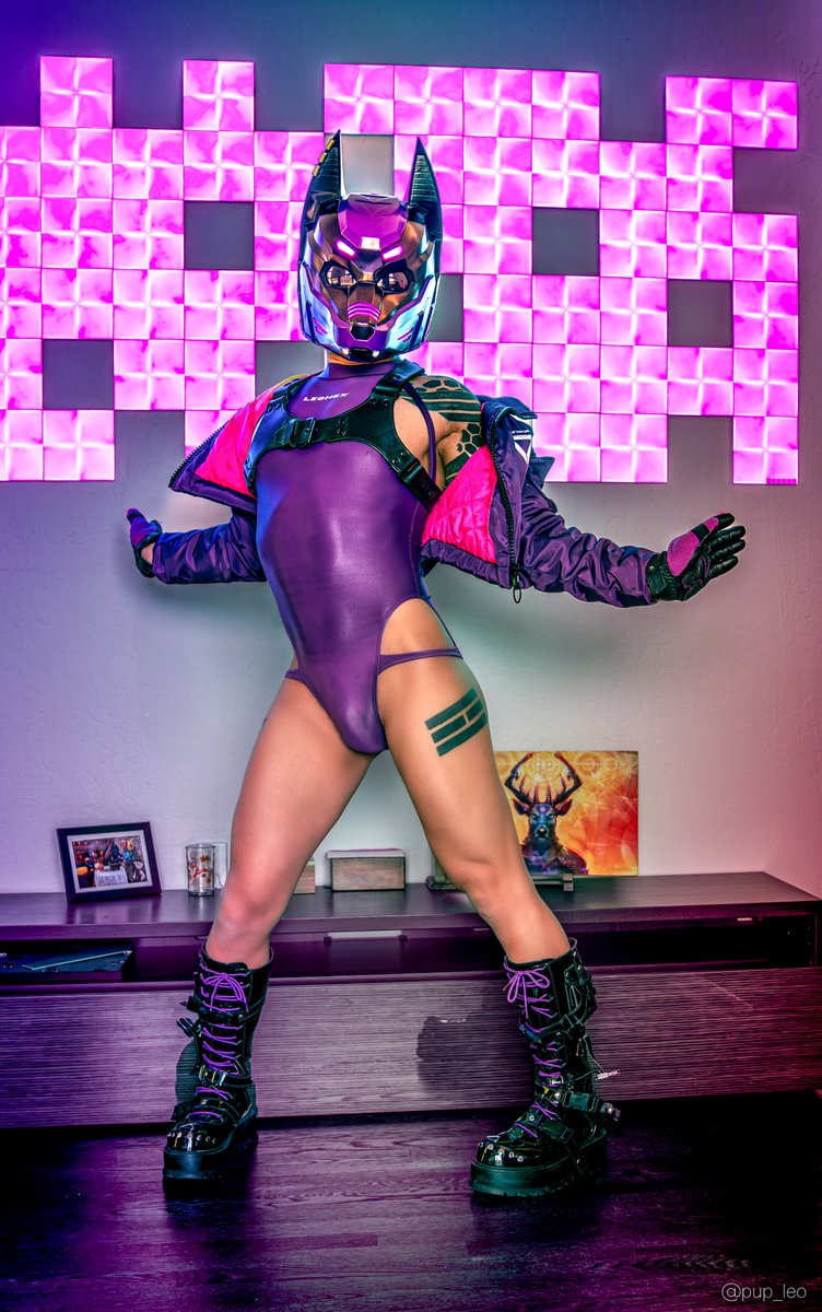 Pup_Leo's tweet photo. It's been a while since I got to take some pics, and with the weather getting warmer, I thought it’d be a good opportunity to try something a bit more airy with my Garuda head. 💜🐕😊☀️💜 https://t.co/uQU3bDPS8y
