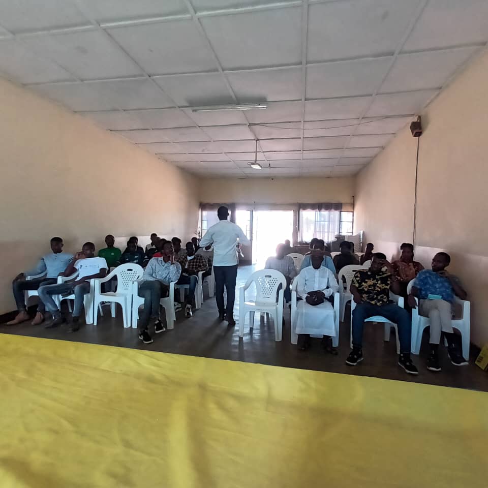 NyarugengeYouth's tweet photo. Uyumunsi mu Murenge wa @Mageragere_Sect habaye igikorwa cyo kugenzura ibikorwa by'urubyiruko #descant yateguwe n'ubuyobozi bw'inama y'igihugu y'Urubyiruko #NYC) mu Karere ka @Nyarugenge @CityofKigali
@RwandaYouthArts @RwandaLocalGov https://t.co/2TkFpI7Xpb
