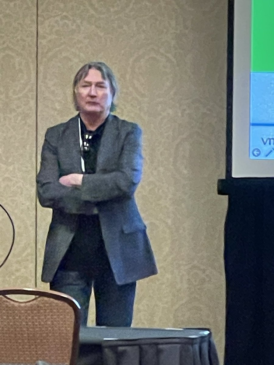 virtuallyanadmi's tweet photo. Kevin Brady presenting on building private clouds at #STLVMUG @stlvmug @MyVMUG UserCON https://t.co/LO9OpiM4QM