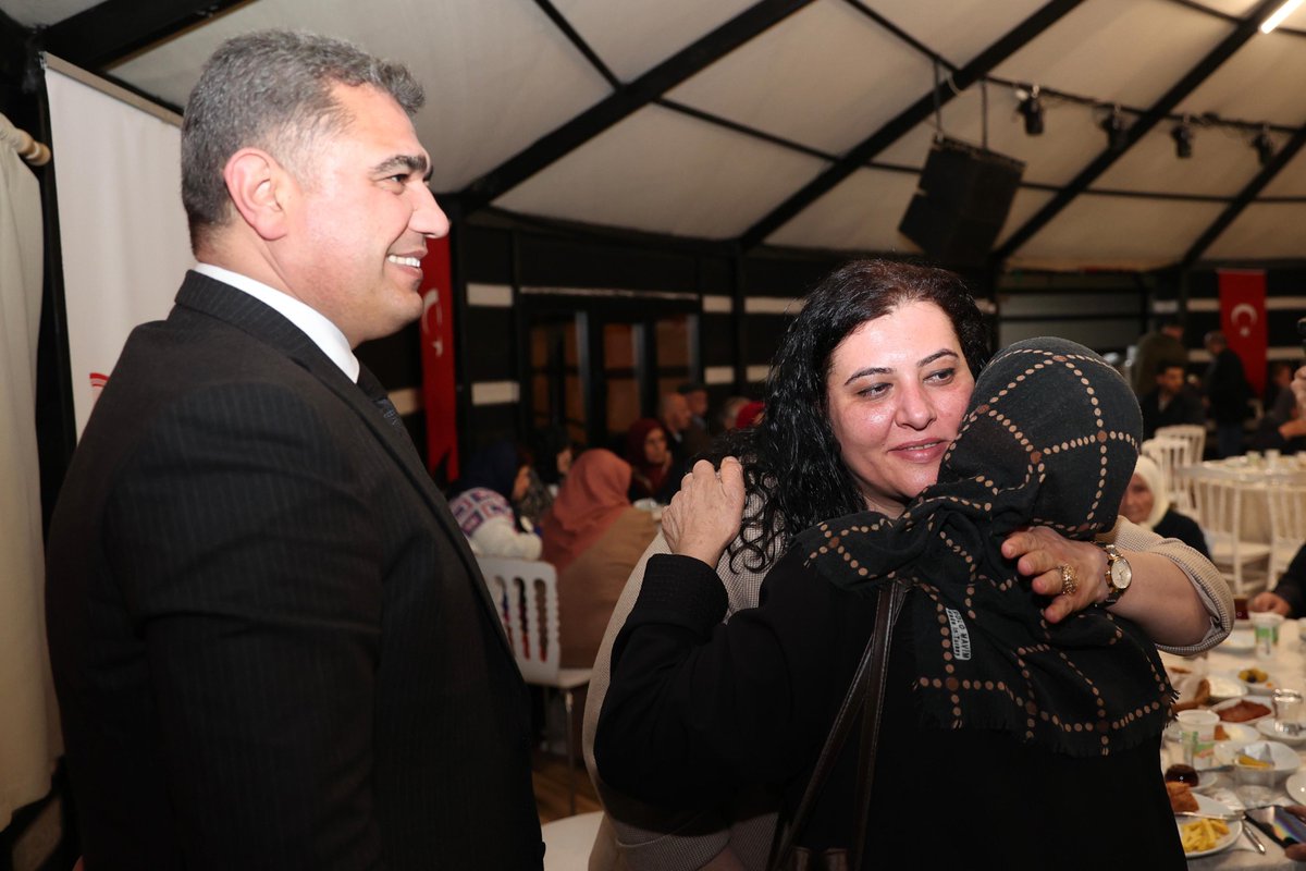 Düzce Valiliği (@duzce_valiligi) on Twitter photo 📍Erguvan Sosyal Tesisleri
Valimiz Sayın <a href="/ValiSelcukAslan/">Selçuk Aslan</a> ve <a href="/PinarOlmezAslan/">Pınar Aslan</a> Hanımefendi, Yaşlılara Saygı Haftası münasebetiyle düzenlenen iftara katıldı.
Sayın Valimiz, kıymetli büyüklerimizin tecrübelerinin bizlere yol gösterdiğini belirtip bir hafta değil 365 gün başımızın 📍Erguvan Sosyal Tesisleri
Valimiz Sayın <a href="/ValiSelcukAslan/">Selçuk Aslan</a> ve <a href="/PinarOlmezAslan/">Pınar Aslan</a> Hanımefendi, Yaşlılara Saygı Haftası münasebetiyle düzenlenen iftara katıldı.
Sayın Valimiz, kıymetli büyüklerimizin tecrübelerinin bizlere yol gösterdiğini belirtip bir hafta değil 365 gün başımızın