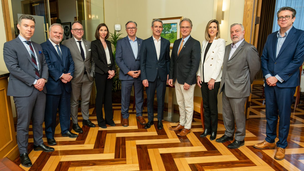 SaintGobainNA's tweet photo. ⚜️ During his last visit to Quebec, Benoit Bazin, our global CEO, spoke about @SaintGobain's vision to become the worldwide leader in sustainable construction.

📷 Jean-Christian Agid https://t.co/LiOA1Y0IkY