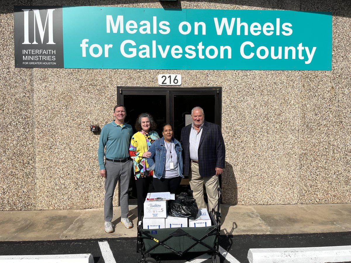 GalvCoTx's tweet photo. Pct. 1 Commissioner Darrell Apffel assisted @_MealsOnWheels during their March for Meals nationwide #savelunch campaign.

Meals on Wheels assists Galveston County residents by addressing food insecurity &amp; malnutrition, social isolation, independence, and mental health. https://t.co/elXs0mkLlR