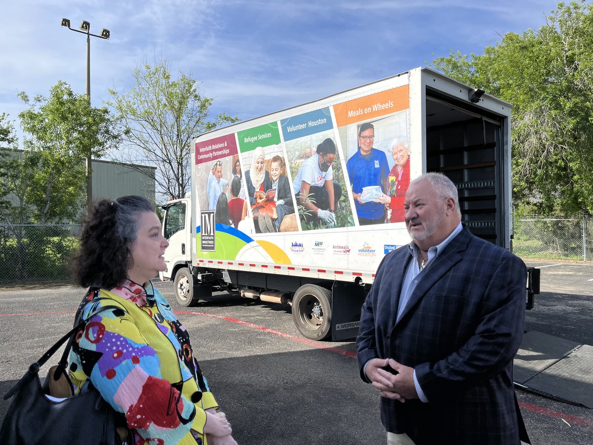 GalvCoTx's tweet photo. Pct. 1 Commissioner Darrell Apffel assisted @_MealsOnWheels during their March for Meals nationwide #savelunch campaign.

Meals on Wheels assists Galveston County residents by addressing food insecurity &amp; malnutrition, social isolation, independence, and mental health. https://t.co/elXs0mkLlR