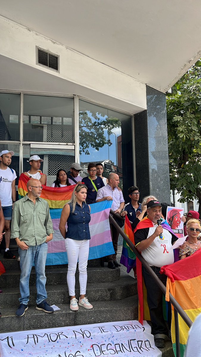 Hoy #19Marzo activistas de la comunidad LGBTIQ+ manifestamos en contra de los discursos de odio por parte del fiscal de la República
