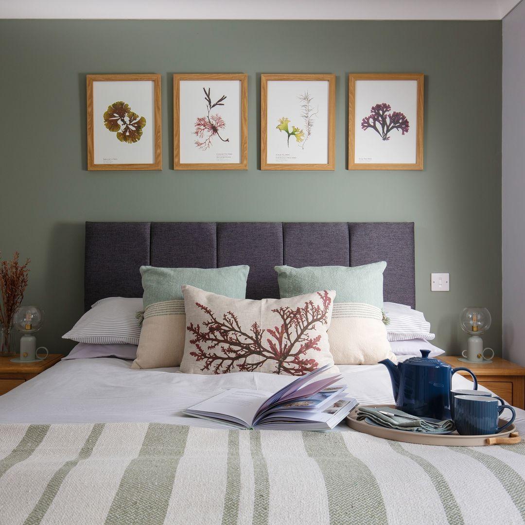 Springtime in Cornwall! Week beginning 13th April only £415 for 7 nights Book: falmouthholidayhomes.co.uk/property/drift… Driftwood is perfectly positioned for days out being in a really good location to explore Cornwall. 2 bedrooms, &amp; 2 bathrooms, balcony overlooking anchor quay, parking &amp; wifi