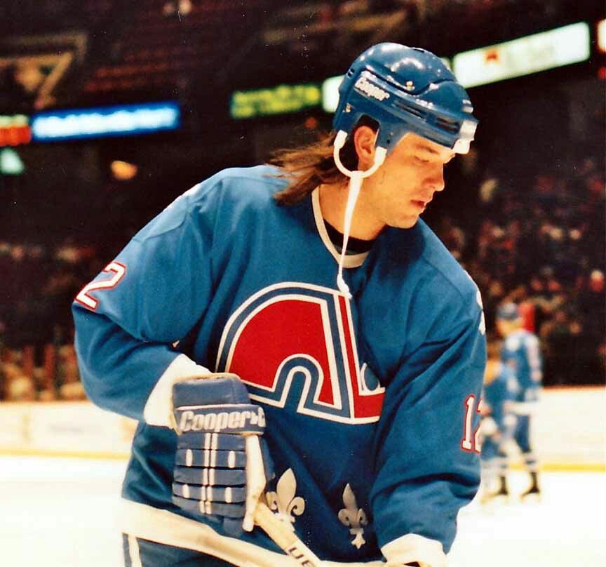 rallsauce's tweet photo. Sad to hear of the passing of former NHLer Chris Simon at just 52 years old, gone way too young. One of the most intimidating guys to play the game! Would do anything to protect a Teammate. Stanley Cup Champ!
782 games 305 points and 1824 Pims
#RIPChrisSimon https://t.co/nwSUAXq3vA